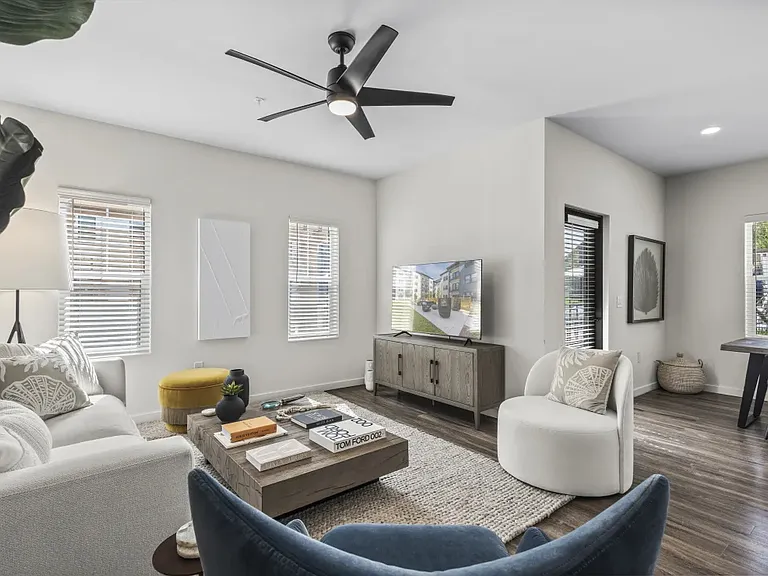 Azalea Luxury Apartments — Photo 7