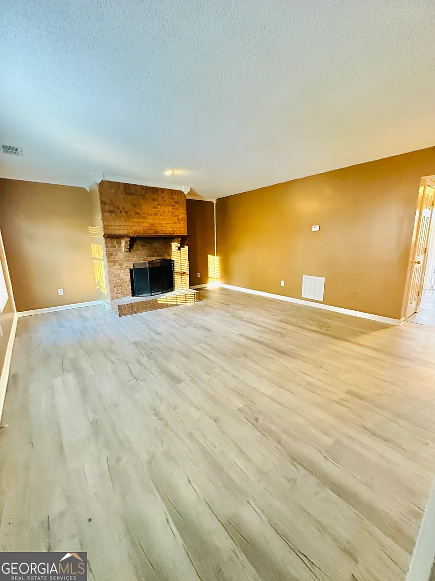 5624 Windwood Rd photo 1