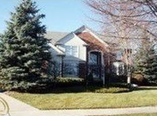 1412 Pebbleridge Ct, Rochester, MI 48307