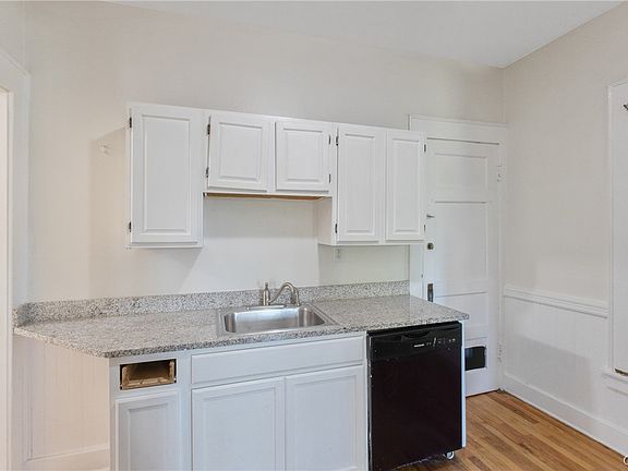 5th image of 855 Lancaster Ave