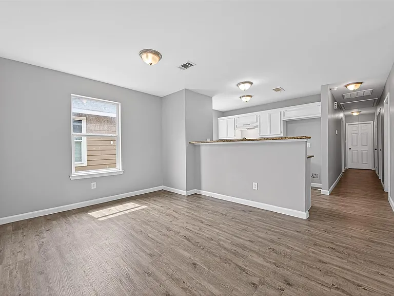 7521 Dyer St — Photo 6