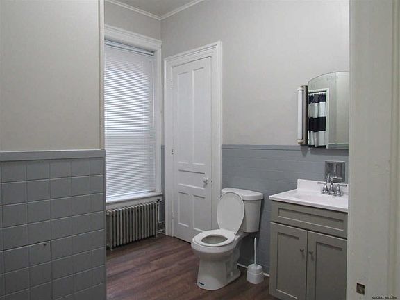 3rd image of 2287 5th Ave Floor 2