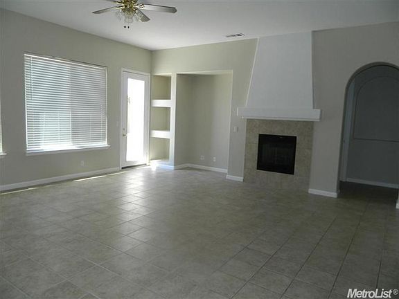 3rd image of 2259 Savona St