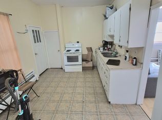 145 Orange St #2, Saint John, NB E2L 1M7