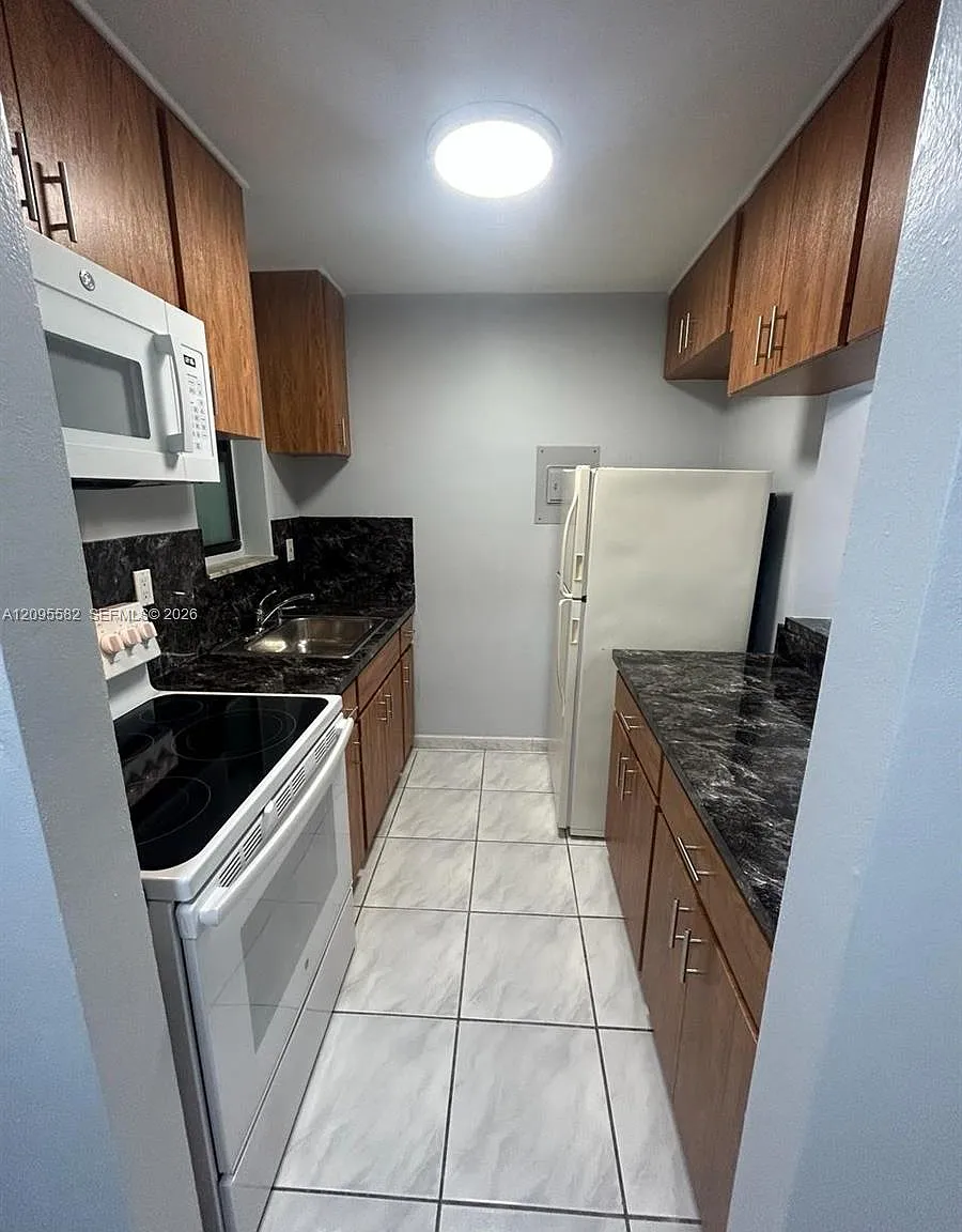 Villa Del Sol Condo — Photo 3