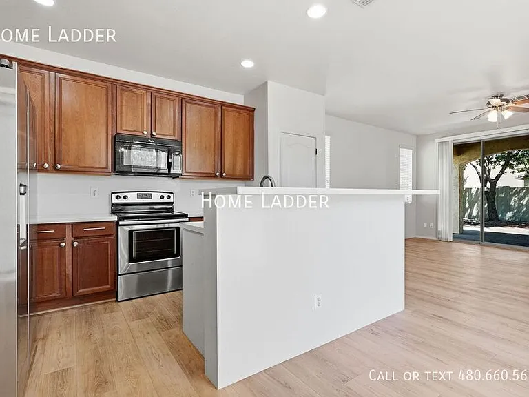4172 E Santa Fe Ln — Photo 8