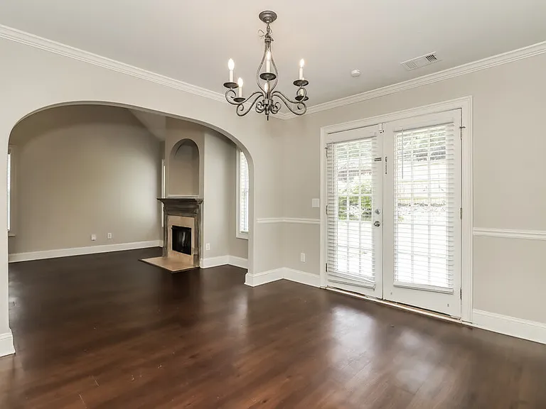 204 Providence Dr — Photo 7