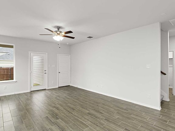 4th image of 3150 Beechwood Dr