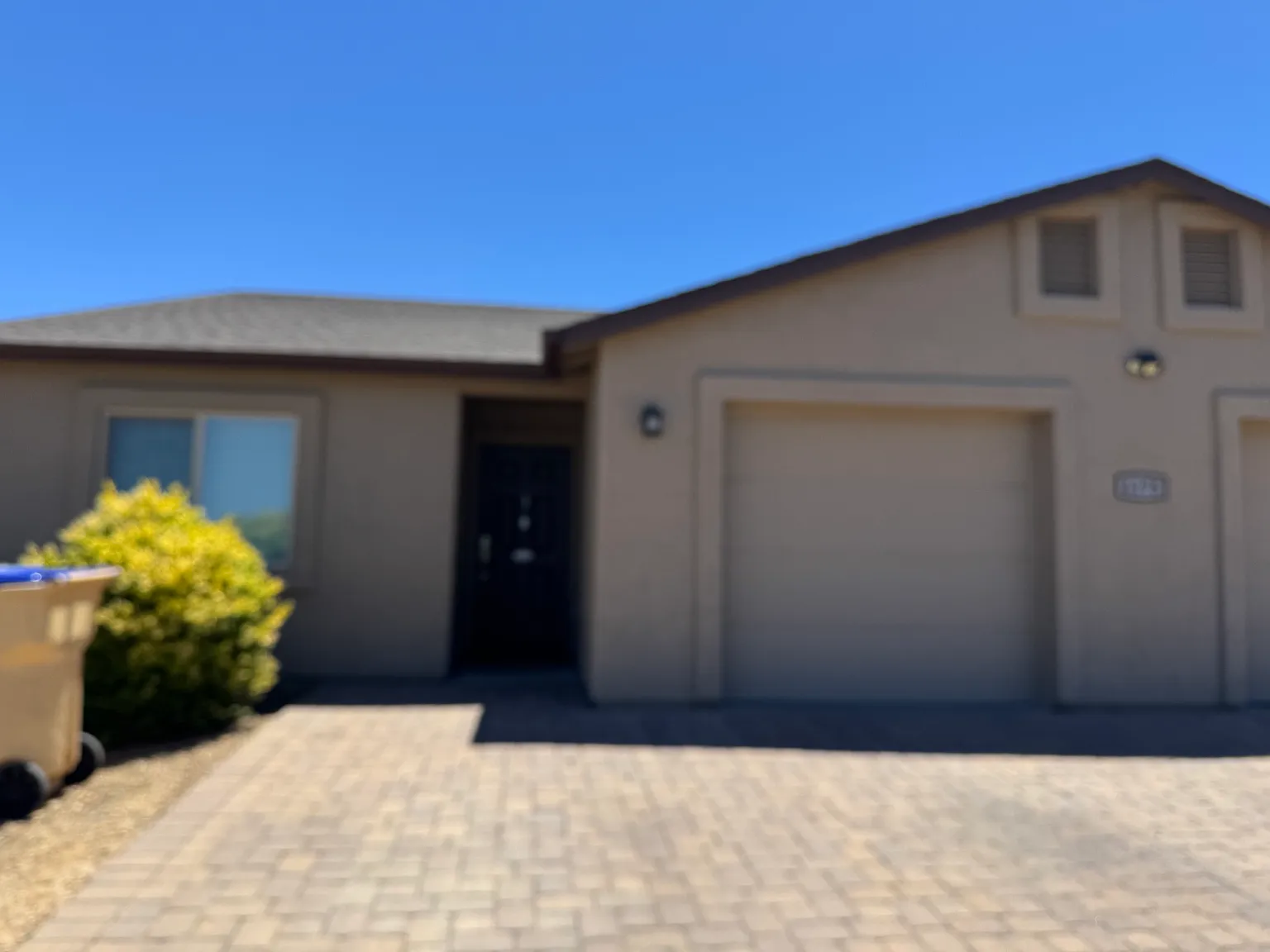 3 bed, 1275 sqft, $1,900 — Photo 2