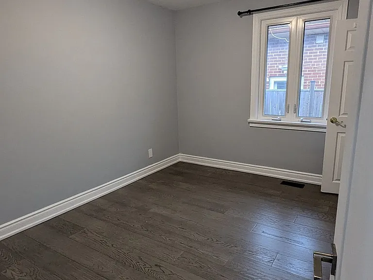 3 Chopin Ave — Photo 4
