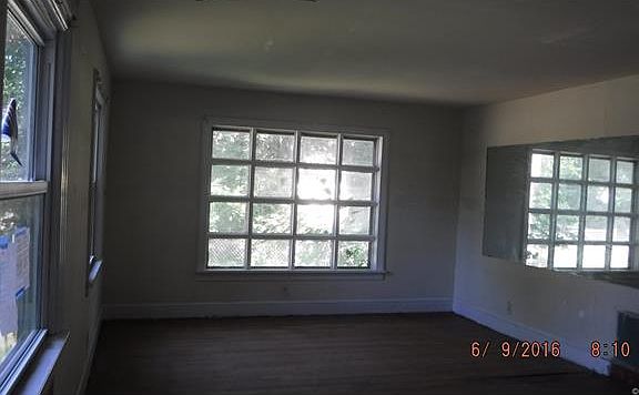 3rd image of 700 Savannah Ave