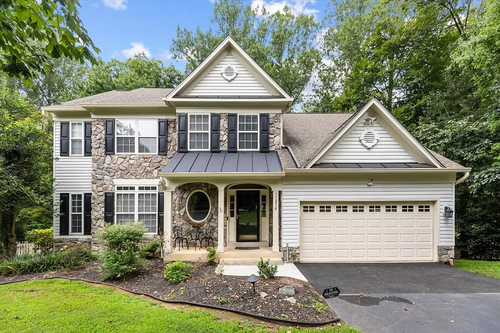 5 bed, 3.5 bath, 3932 sqft, $4,800 — Photo 1