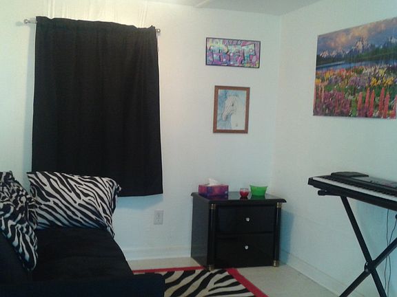 5th image of 828 Paradise Blvd