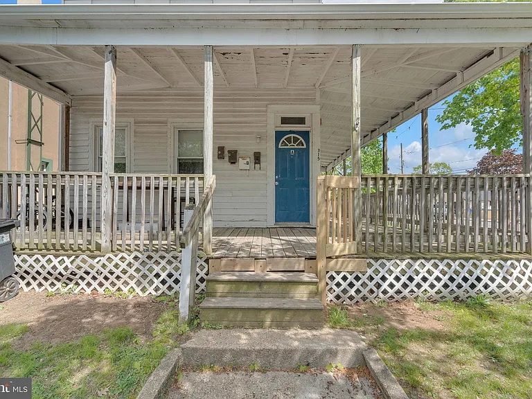 315 Burlington Ave — Photo 1