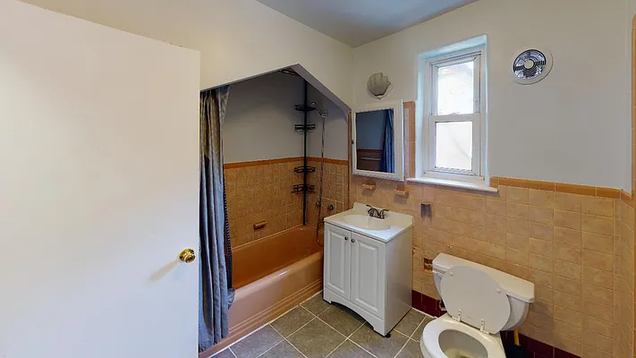 Rented by Metro Garden Realty NYC | media 44