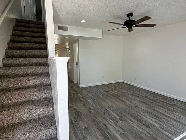 2225 S Lee Ave — Photo 2