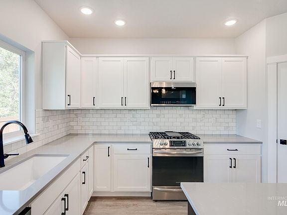 4th image of 2044 S Chinkapin Pl