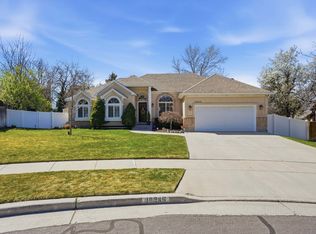 10346 S Woodglen Cir, Sandy, UT 84092