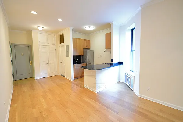 Rented by Peter Ashe | media 1