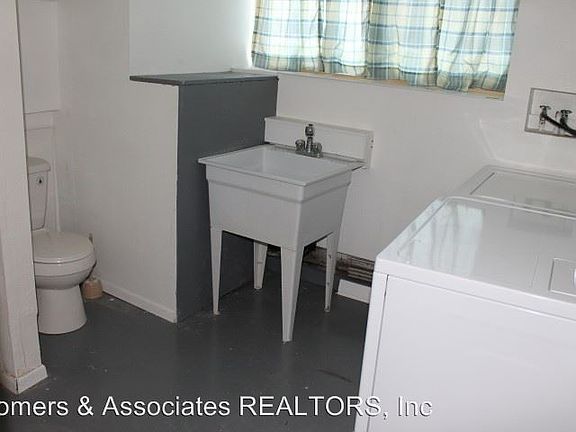 4th image of 531 E 5th Ave