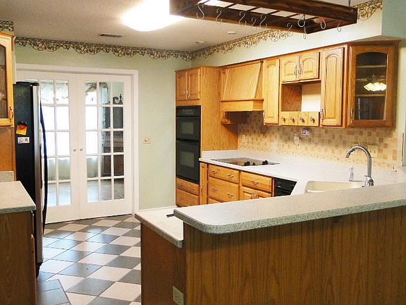 5th image of 226 SW Whippoorwill Way