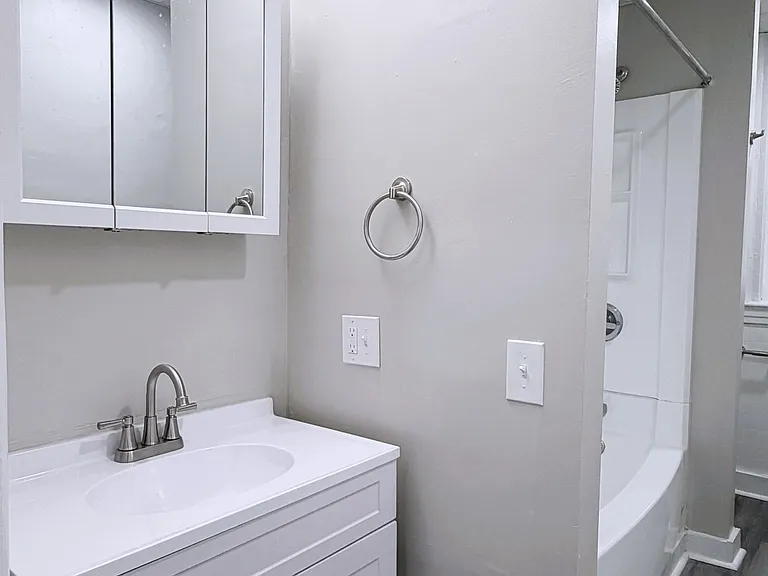 Willett Apartments — Photo 7