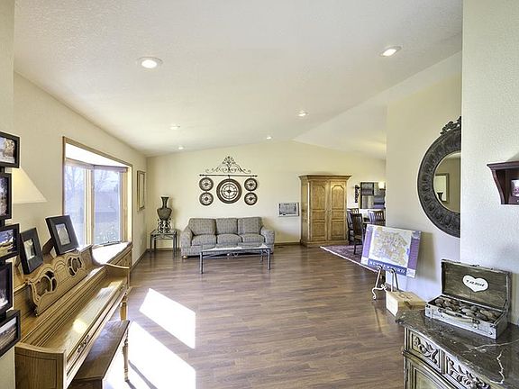 3rd image of 3251 Lagomarsino Dr