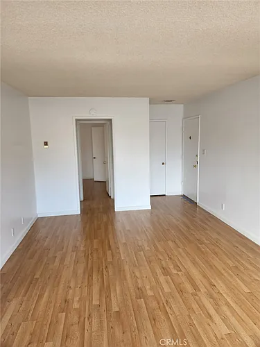 1525 E 2nd St #6 Photo 1