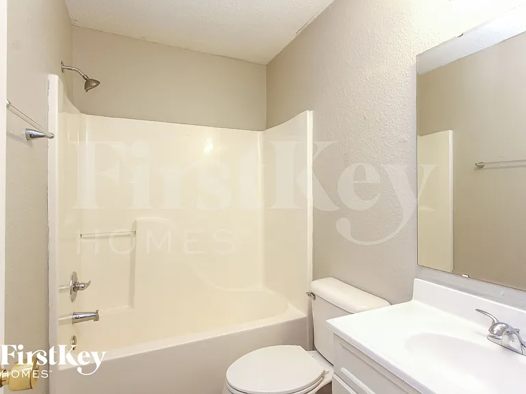 6230 Long River Ln — Photo 11