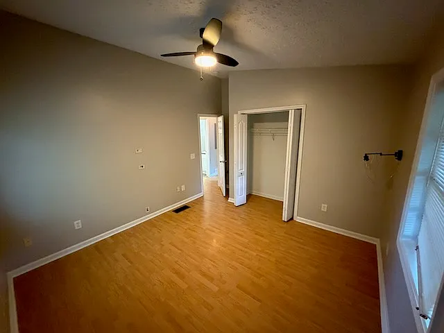 688 Inglewood Dr SE — Photo 23