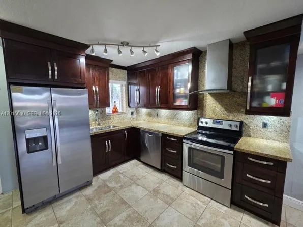 2680 W 76th St APT 211, Hialeah, FL 33016