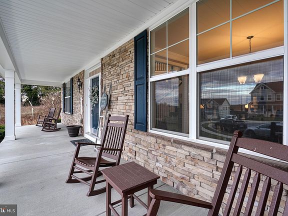 4th image of 1366 Merlot Dr