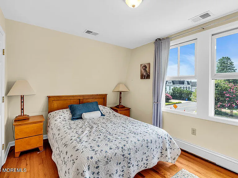 600 Saint Clair Ave — Photo 18