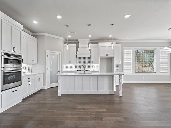 5th image of 11 Scalloway Cir