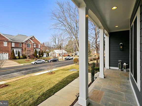 3rd image of 7405 Lisle Ave