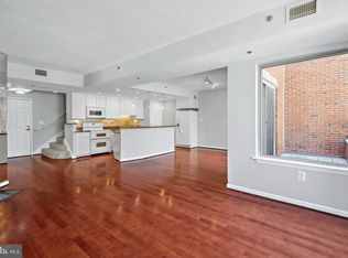 22 Courthouse Sq APT 416, Rockville, MD 20850