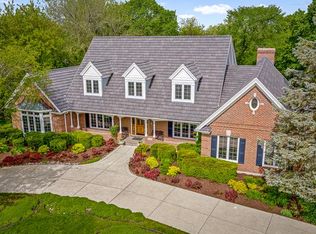 710 Fox Glen Dr, Saint Charles, IL