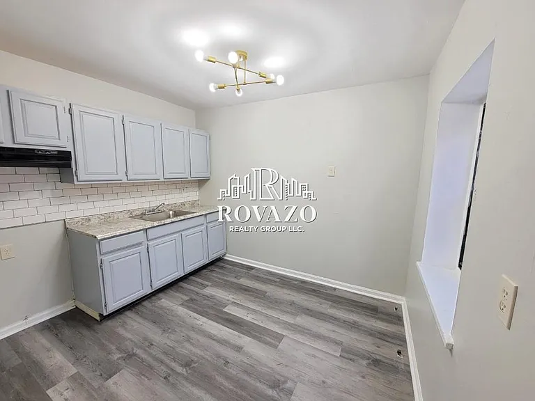 361 Schley St #2B — Photo 1
