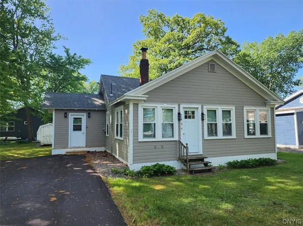 104 S 28th Ave, Sylvan Beach, NY 13157