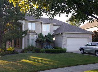 2124 Wentworth Dr, Rochester Hills, MI 48307