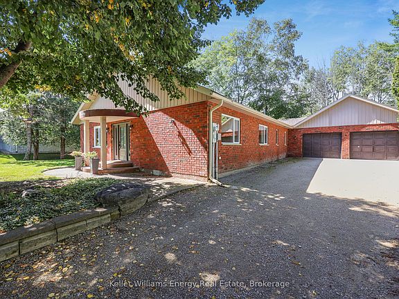 3rd image of 60 Bayside Ave