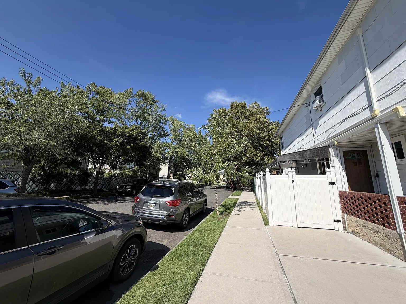 2 bed, $2,400 — Photo 2