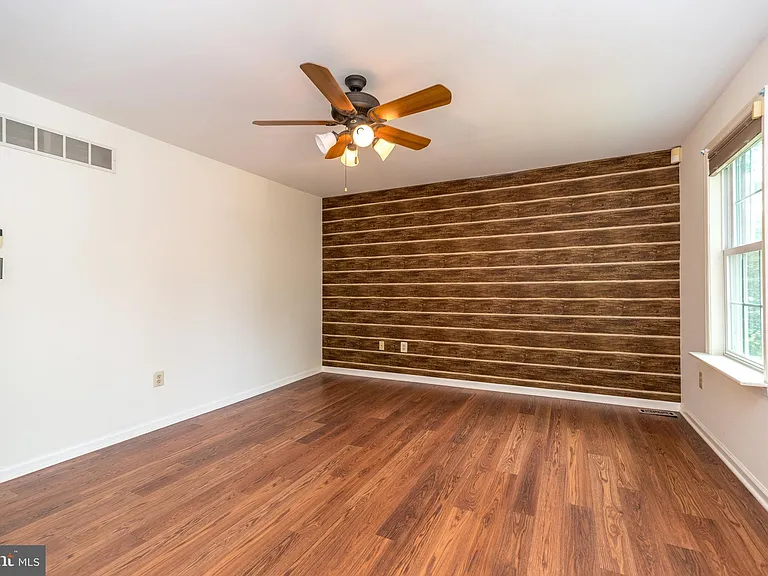 100 Live Oak Dr — Photo 31