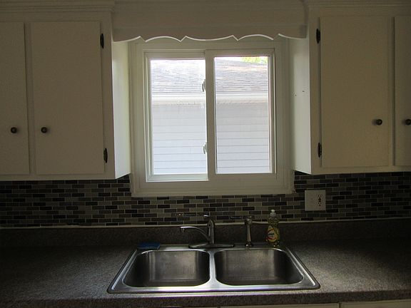 4th image of 265 Lynne Dr