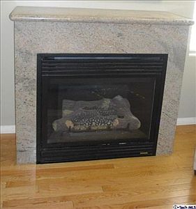 5th image of 1627 N Grand Oaks Ave