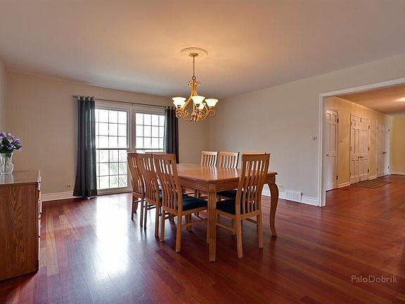 5th image of 31 Oxford Dr