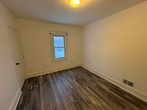 5th image of 225 Wyoming Ave #1
