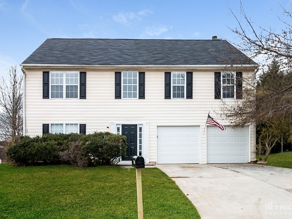 1st image of 4528 Thornwood Cres