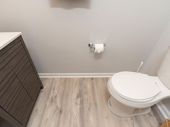 5th image of 203 Whitland Way