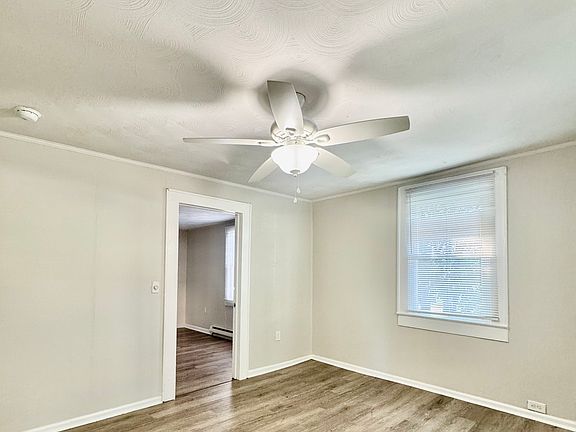 4th image of 35 Highview St